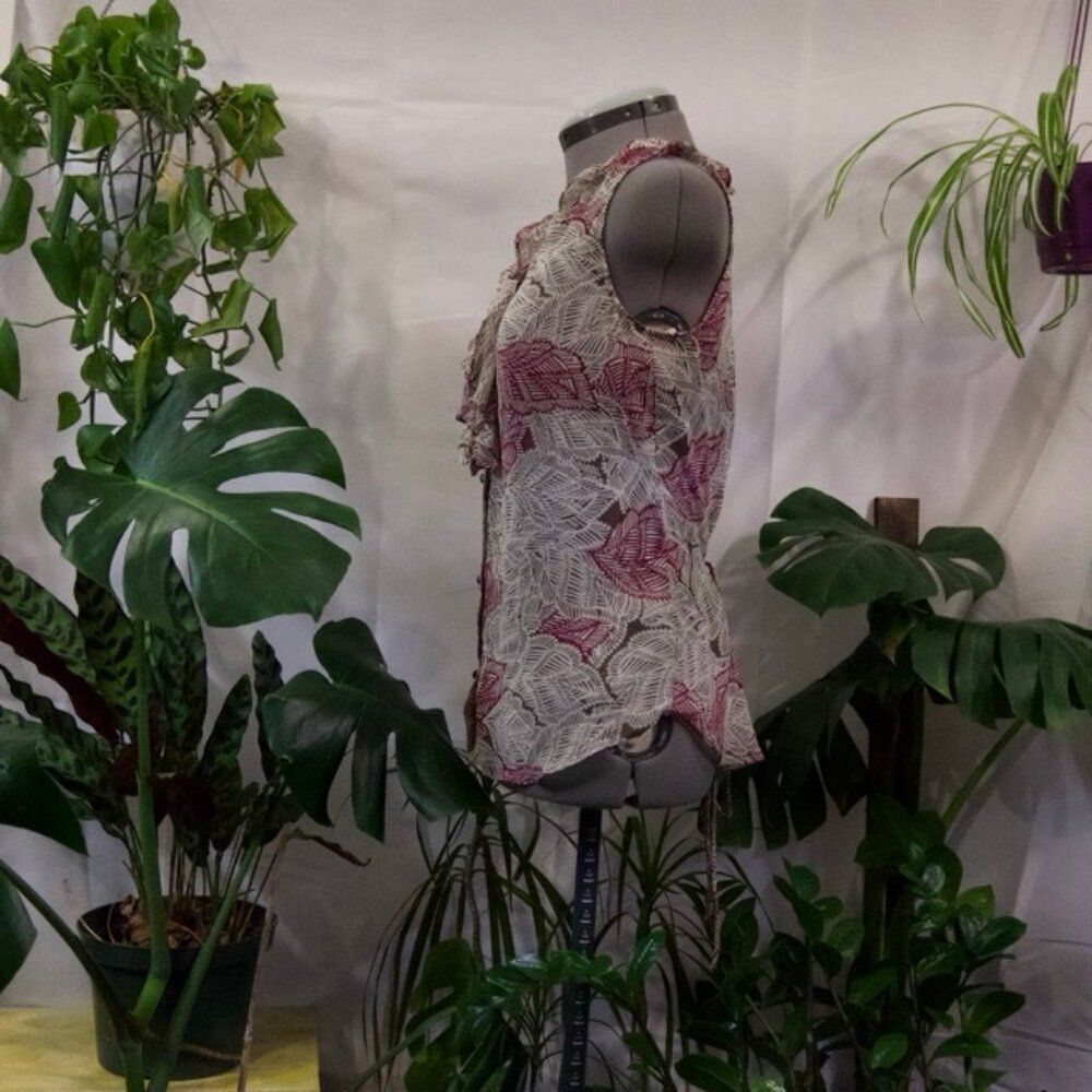 Banana Republic Sheer Leaf-Patterned, Sleeveless Button-Up, Size S - Picture 2 of 5